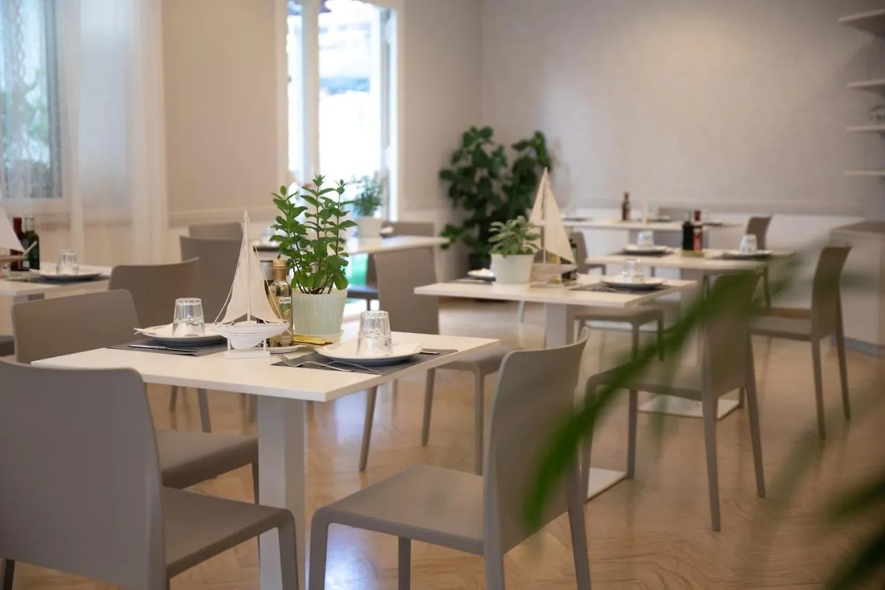 Hotel San Gottardo Riccione 0*,  Italia